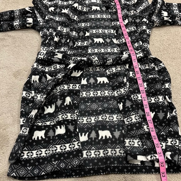 Old Navy Robe - Picture 7 of 8